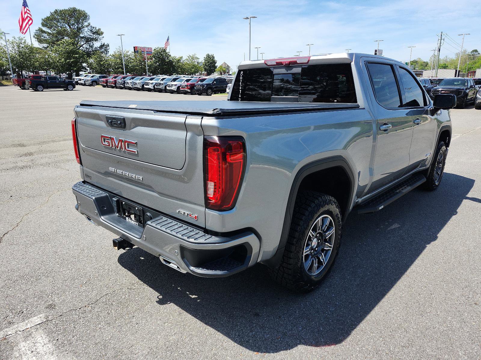 Used 2024 GMC Sierra 1500 AT4 w/ Technology Package image 3