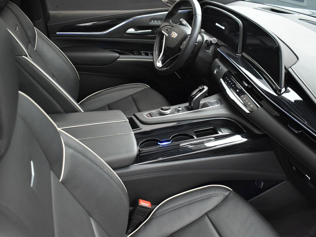 Certified 2024 Cadillac Escalade Sport w/ Touring Package image 38