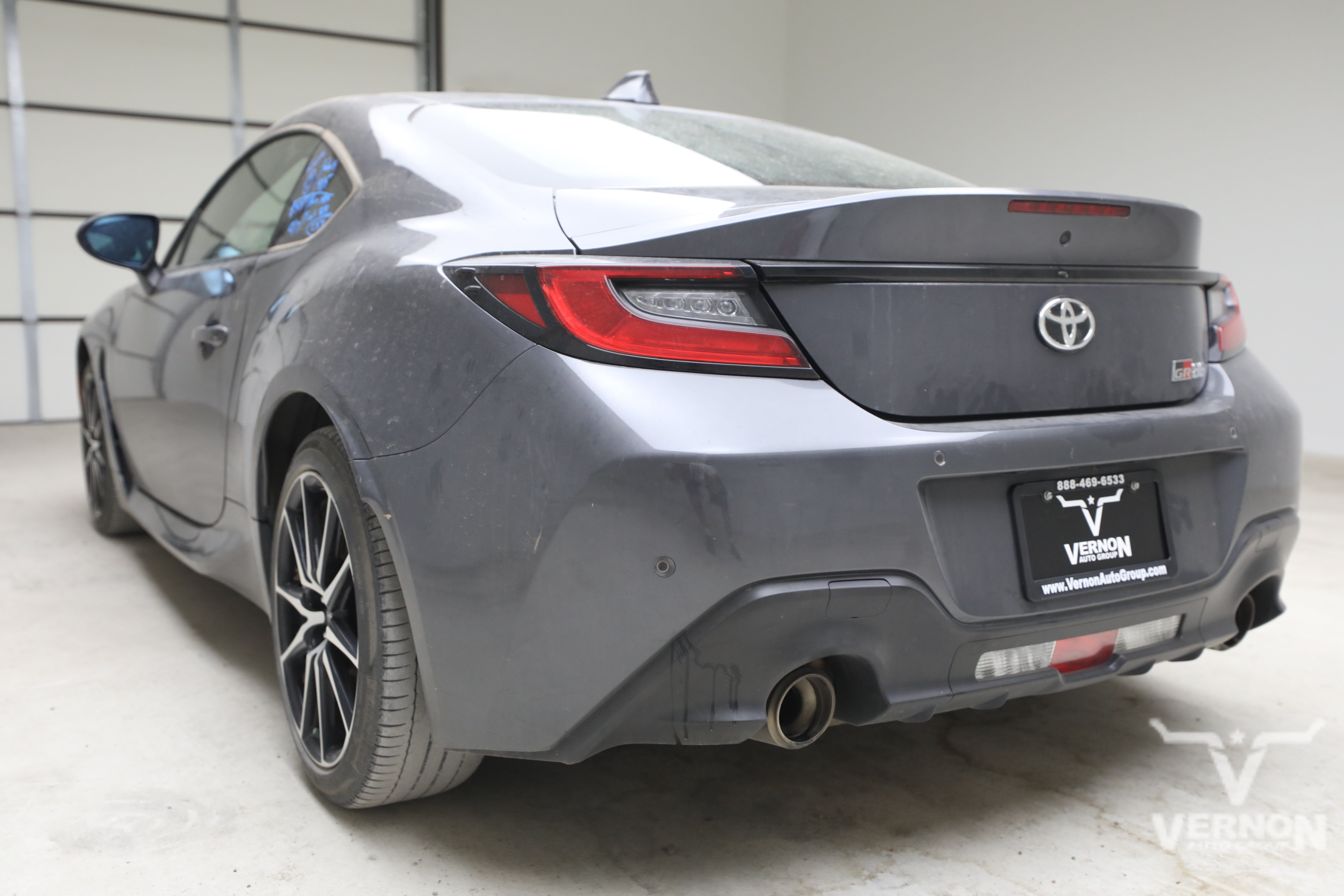 Used 2022 Toyota GR86 RWD image 2