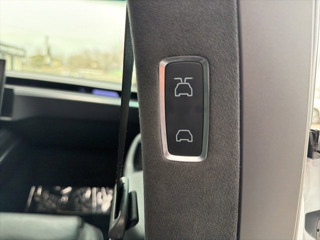 Used 2023 Tesla Model X Plaid image 16