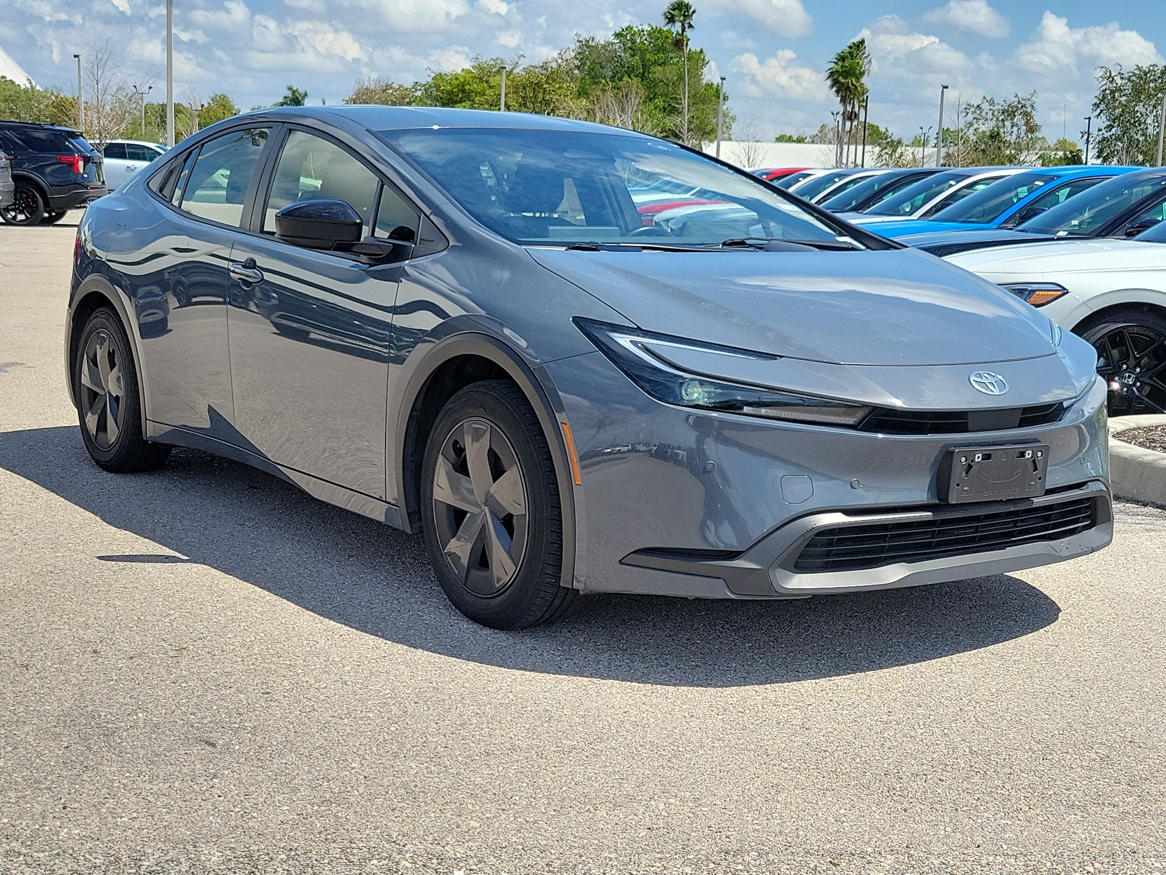 Used 2024 Toyota Prius LE FWD image 32