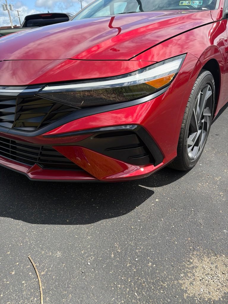 Used 2025 Hyundai Elantra SEL FWD image 9