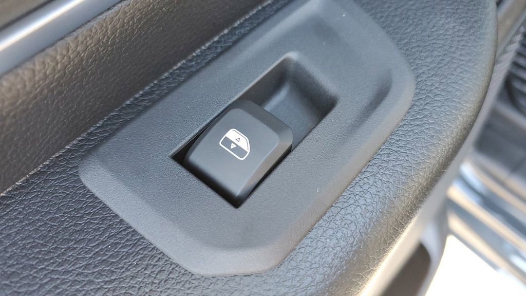 New 2026 RAM 1500 4x4 Crew Cab image 17