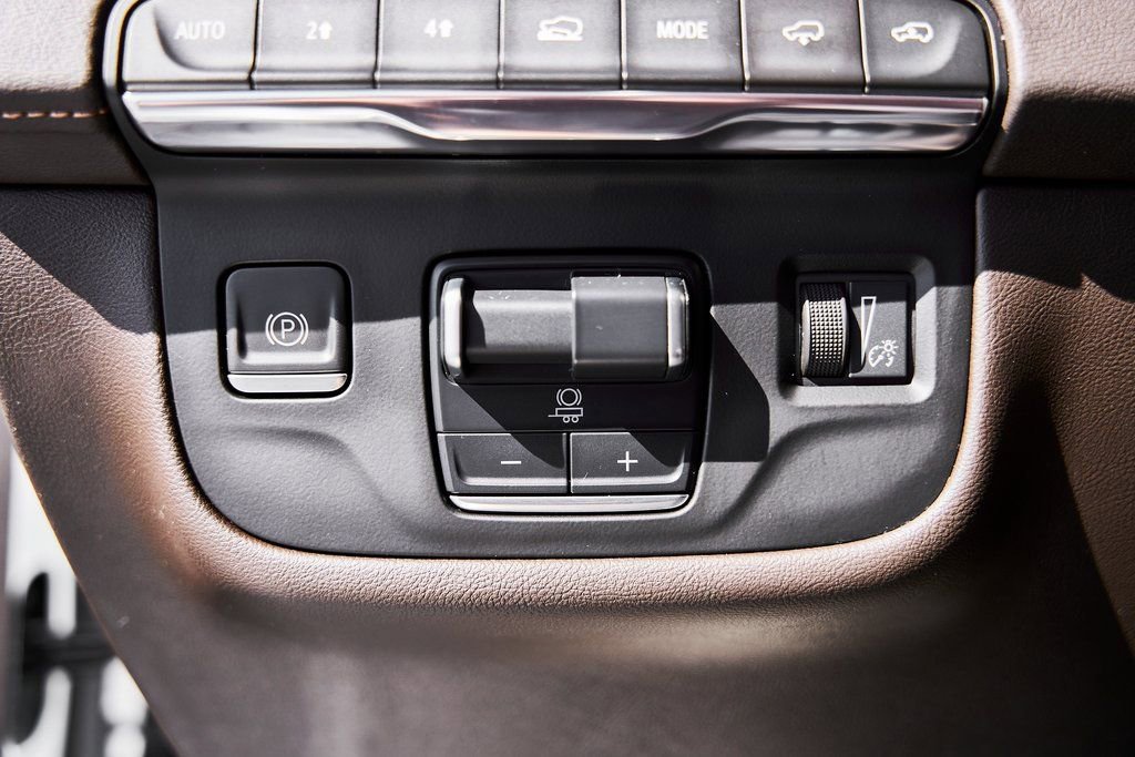 Used 2023 Cadillac Escalade ESV Sport w/ LPO, ONYX Package image 57