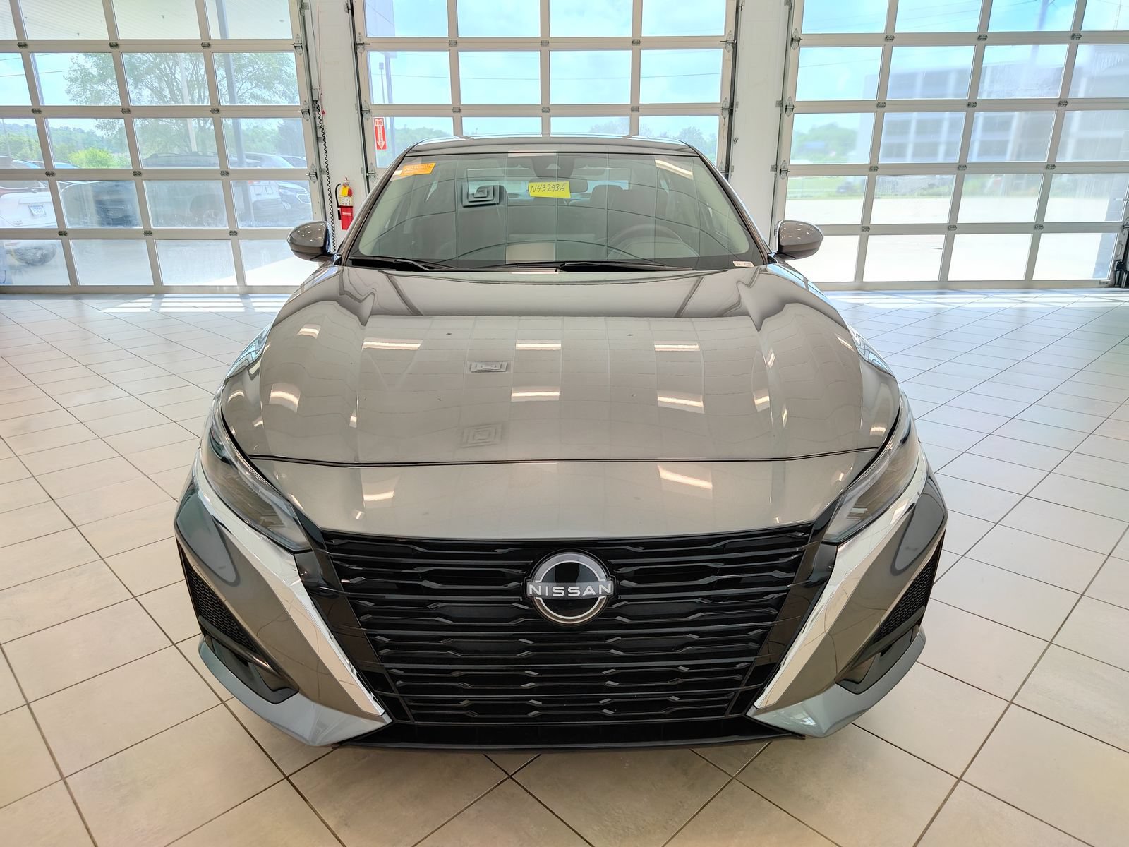 Used 2025 Nissan Altima 2.5 SV w/ SV Premium Package FWD image 8