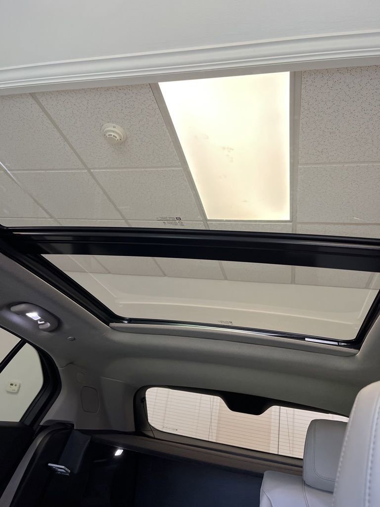 Certified 2023 Cadillac XT4 Premium Luxury image 23