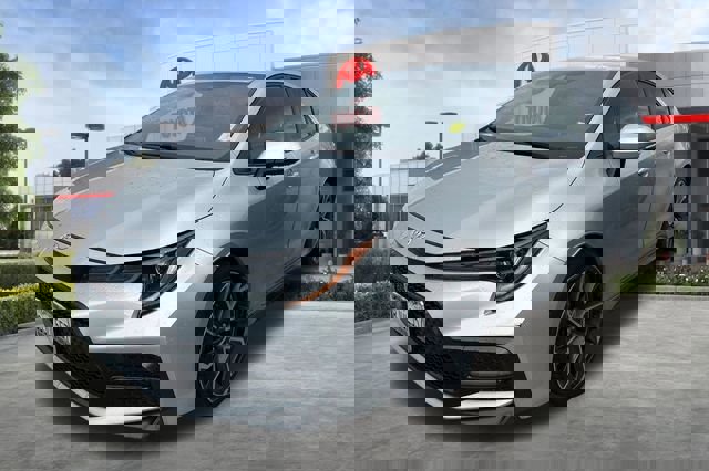 Used 2020 Toyota Corolla SE FWD image 3