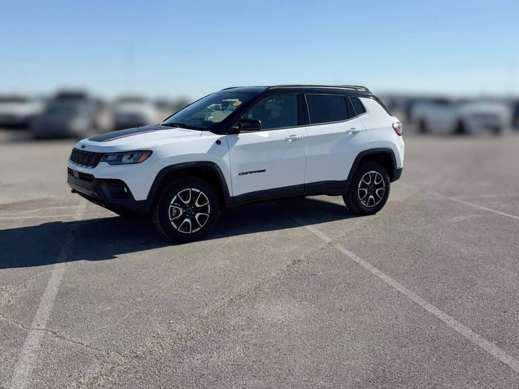New 2026 Jeep Compass Trailhawk image 4