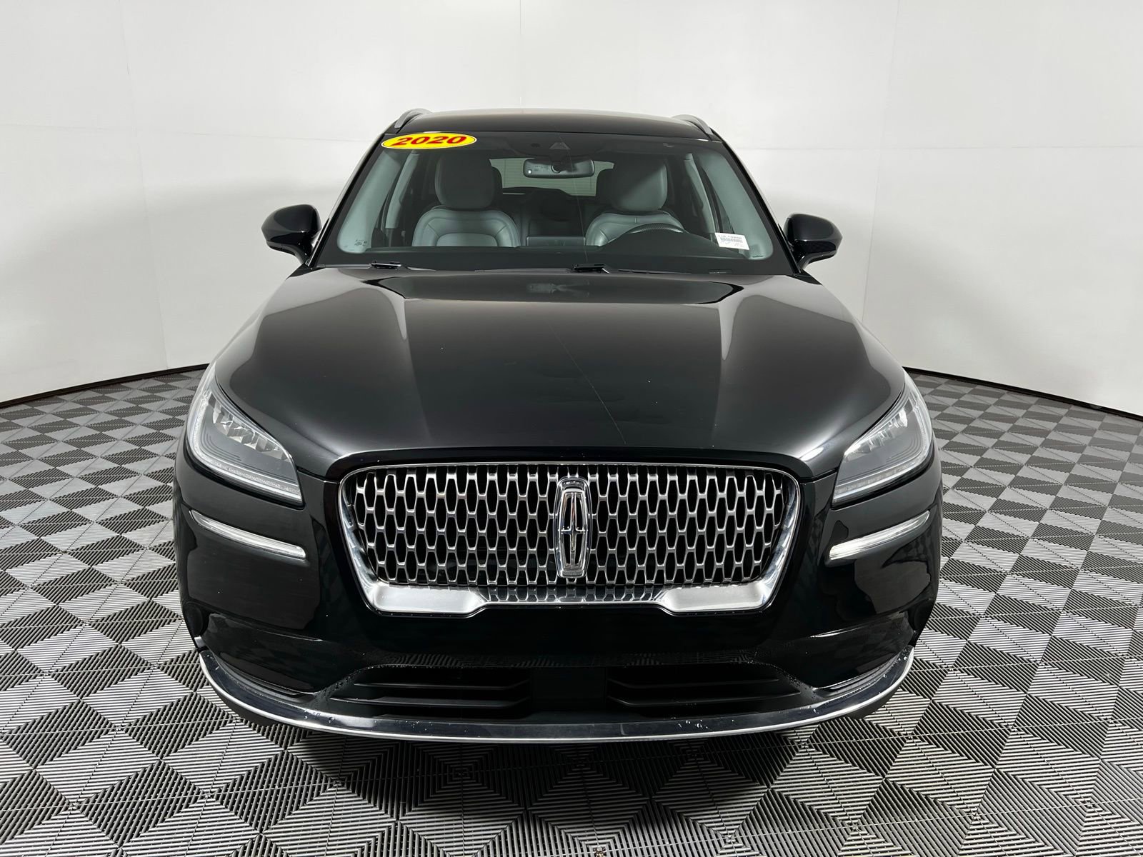 Used 2020 Lincoln Corsair AWD w/ Equipment Group 101A image 2