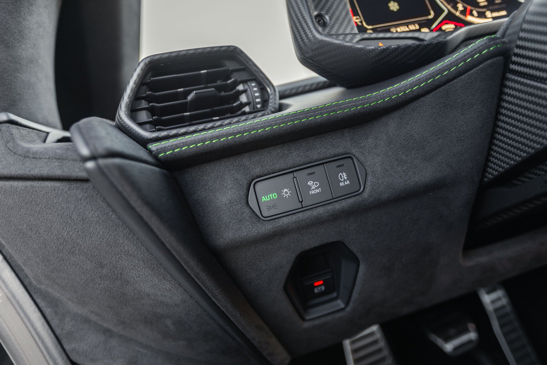 Used 2025 Lamborghini Revuelto AWD/4WD image 75