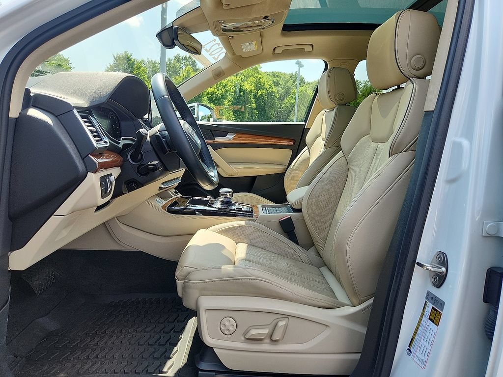Used 2021 Audi Q5 Prestige w/ Prestige Package AWD/4WD image 18