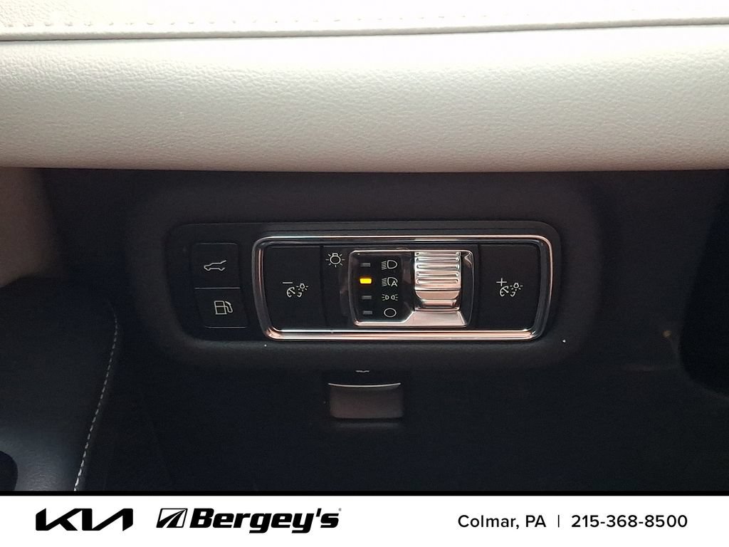 Used 2024 Lincoln Nautilus Premier AWD/4WD image 25