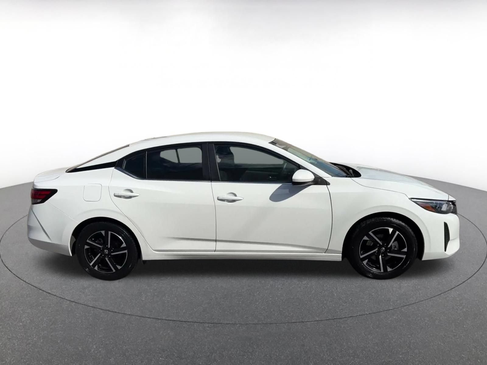 Used 2025 Nissan Sentra SV FWD image 13