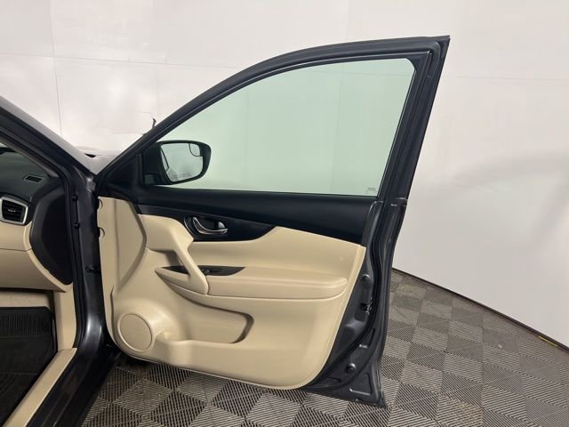 Used 2015 Nissan Rogue SL image 25