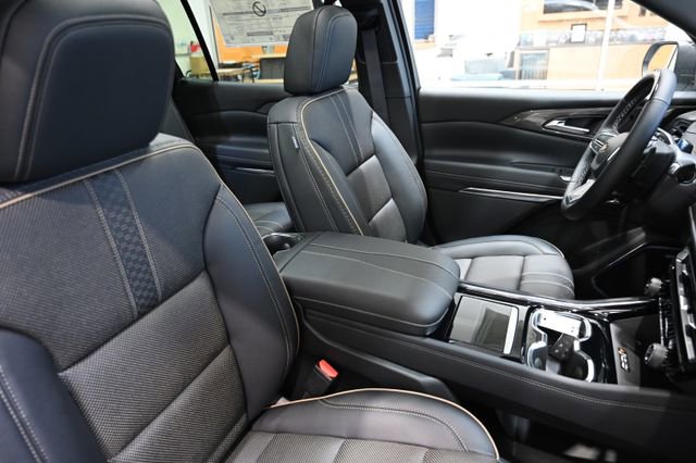 New 2026 Chevrolet Traverse High Country w/ LPO, Floor Liner Package image 8