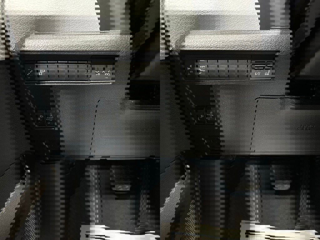 Used 2025 Toyota Sienna XSE image 17