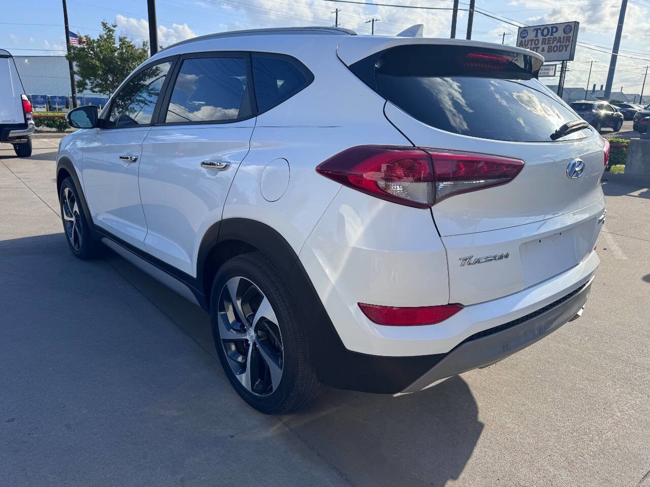 Used 2017 Hyundai Tucson Limited w/ Cargo Package AWD/4WD image 15