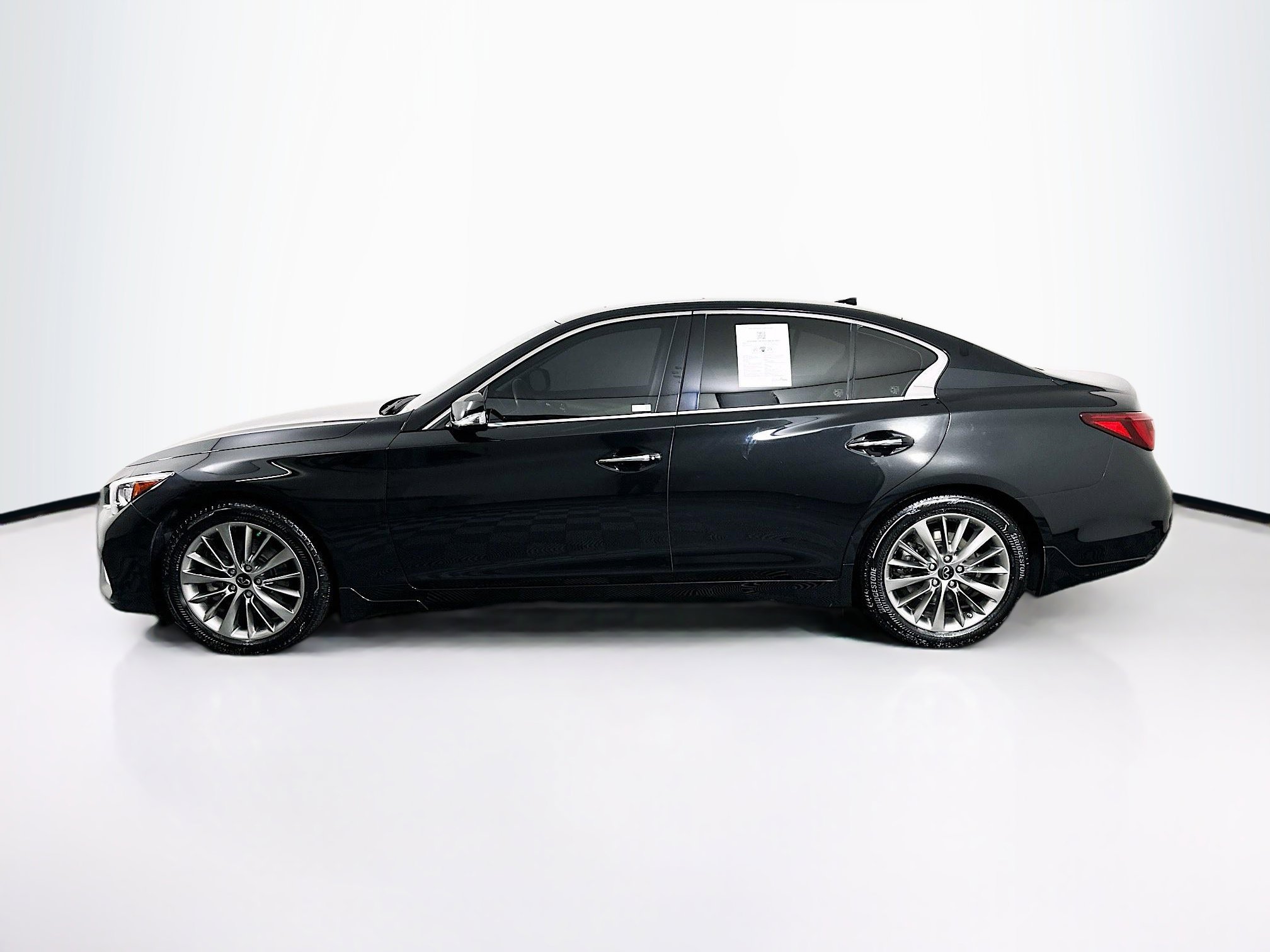 Used 2022 INFINITI Q50 Luxe w/ Cargo Package image 4