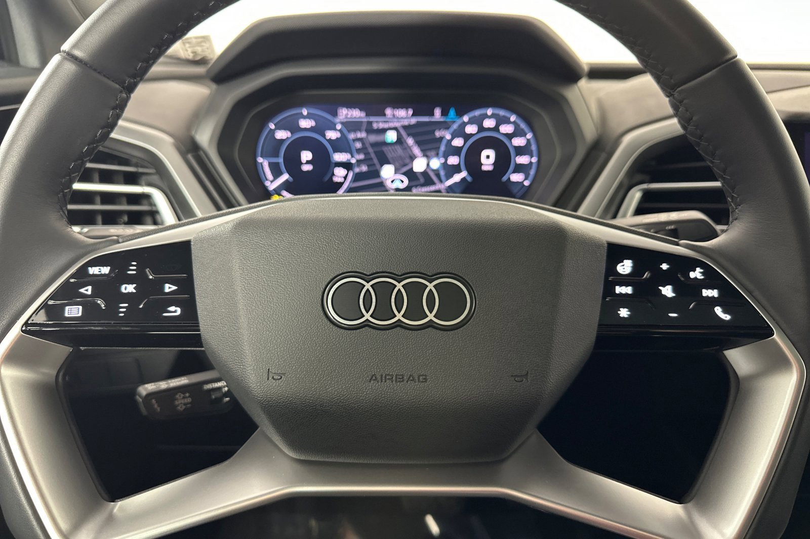 Used 2025 Audi Q4 e-tron Premium Plus image 22