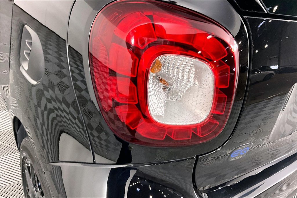Used 2019 smart fortwo electric drive w/ Sport Package RWD image 20