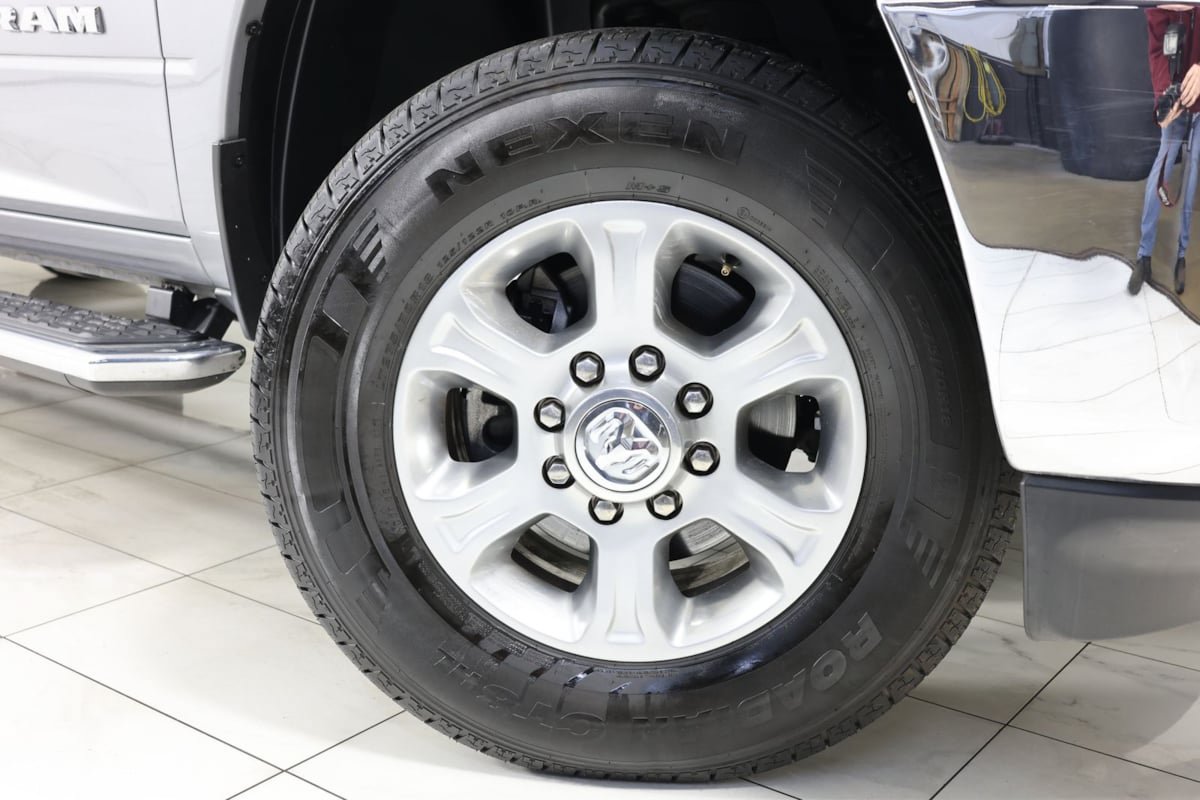 Used 2024 RAM 2500 Big Horn AWD/4WD image 11