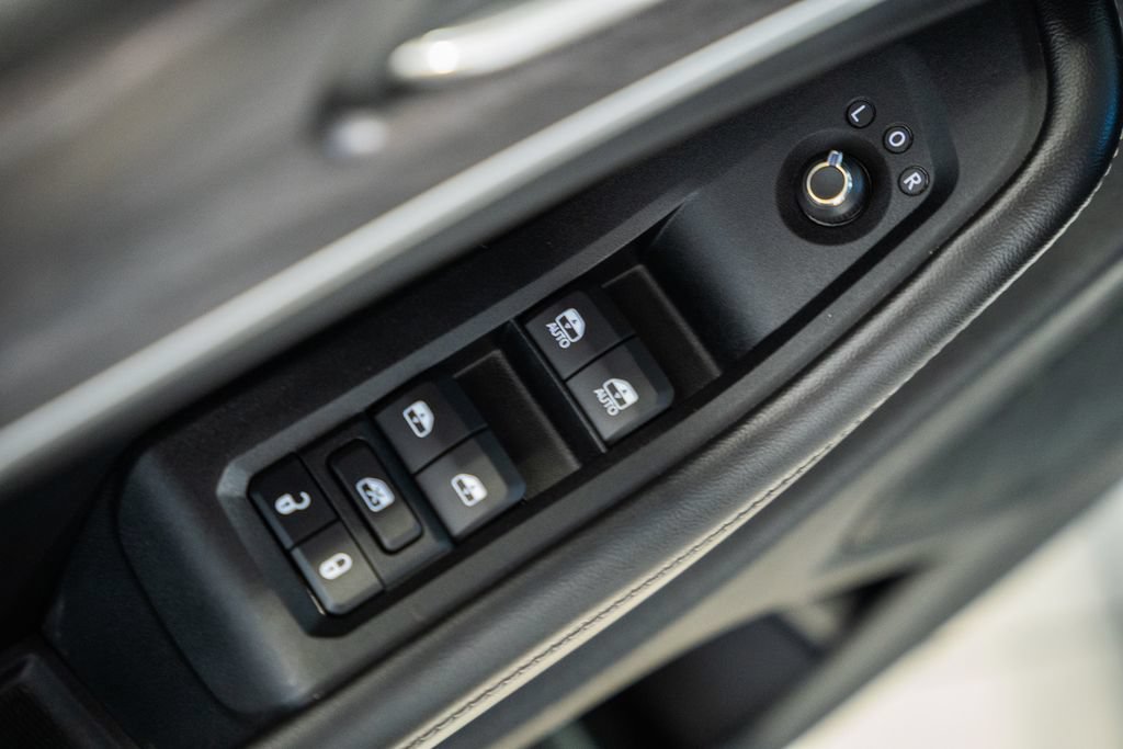 Certified 2023 Jeep Grand Cherokee Limited AWD/4WD image 39
