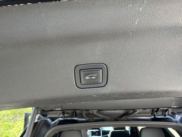 Used 2024 GMC Yukon Denali AWD/4WD image 21