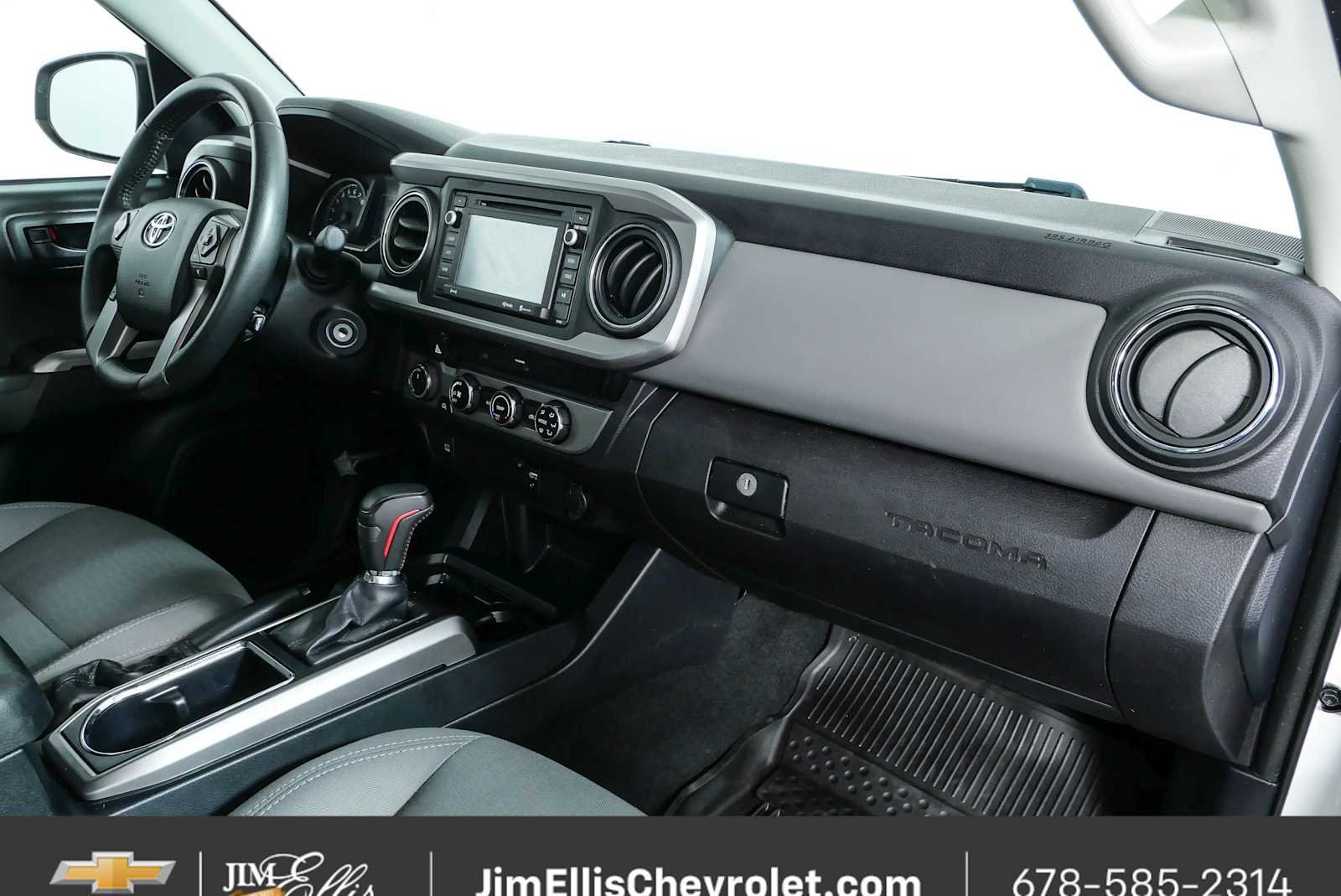 Used 2017 Toyota Tacoma SR5 w/ Tow Package AWD/4WD image 20