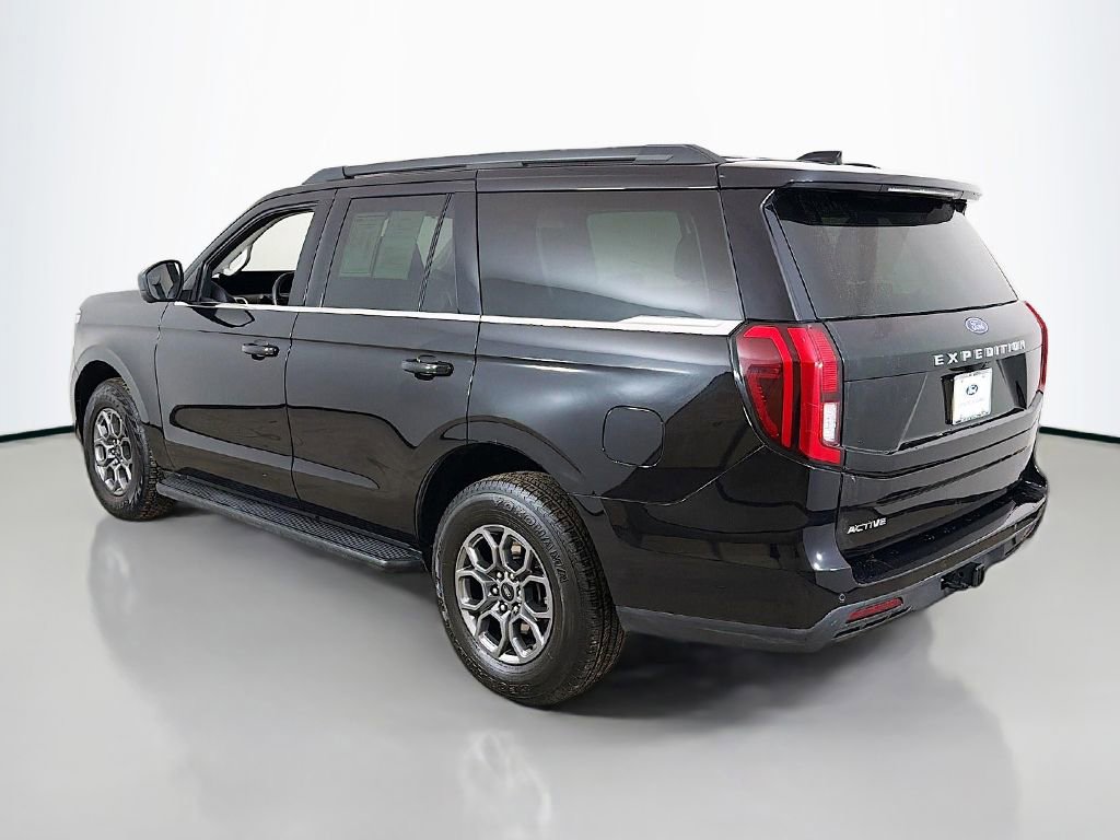 Used 2025 Ford Expedition Active AWD/4WD image 8
