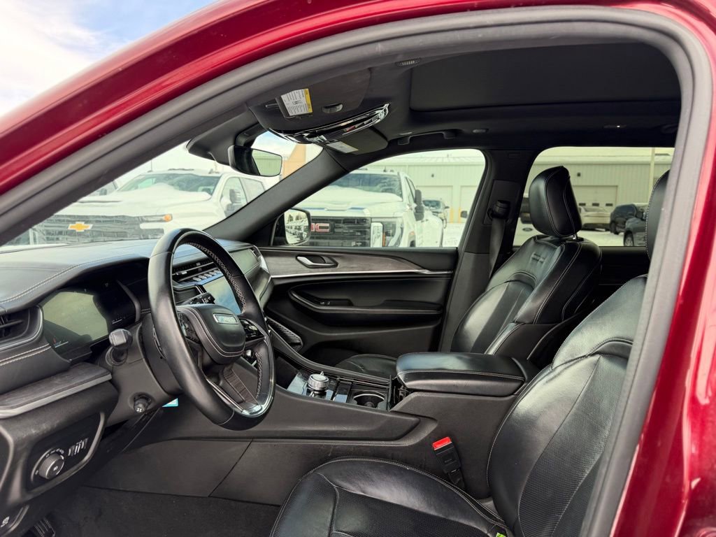 Used 2022 Jeep Grand Cherokee L Overland w/ MOPAR Finishing Package image 5