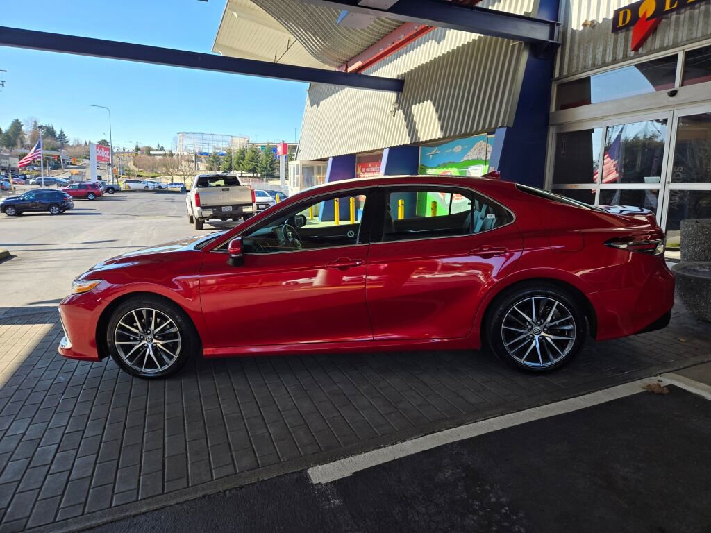 Used 2023 Toyota Camry XLE w/ Cold Weather Package FWD image 8