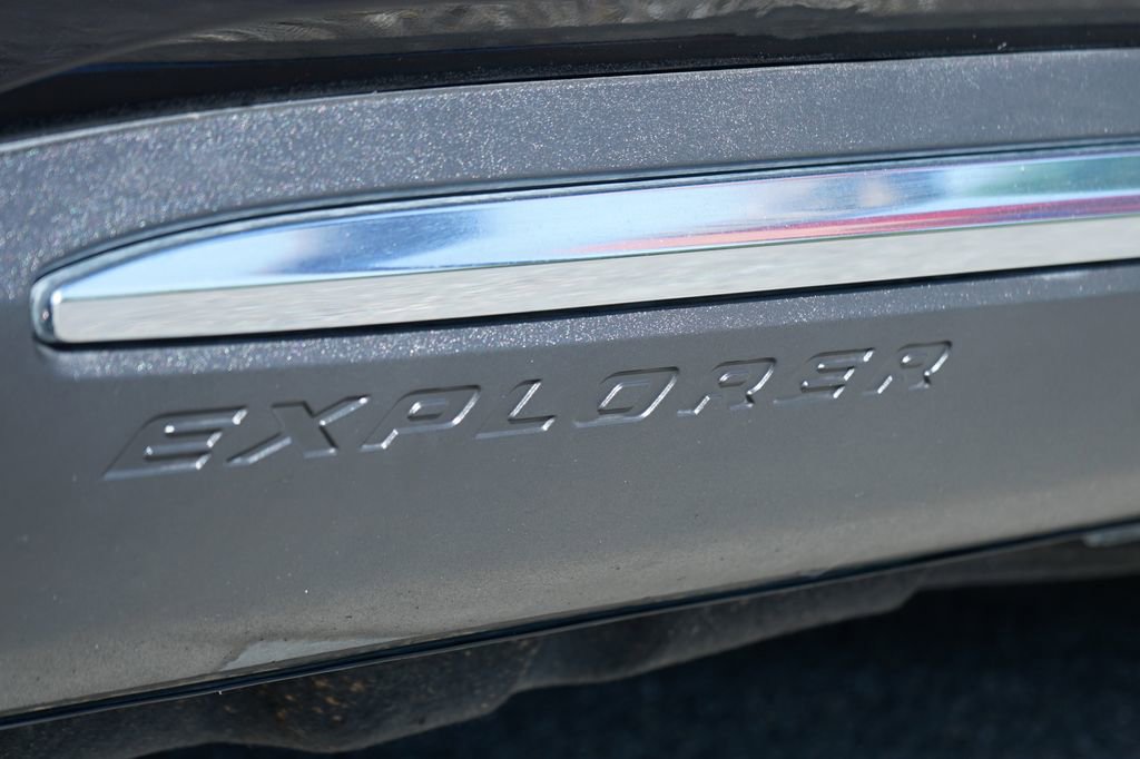 Used 2020 Ford Explorer Limited image 52