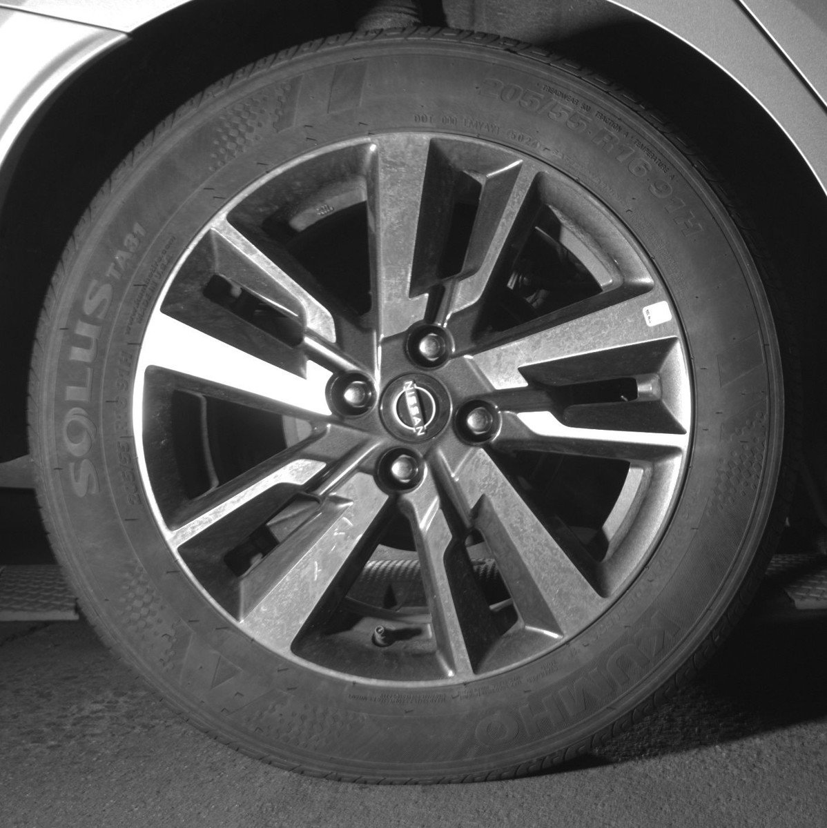 Used 2025 Nissan Versa SV image 15