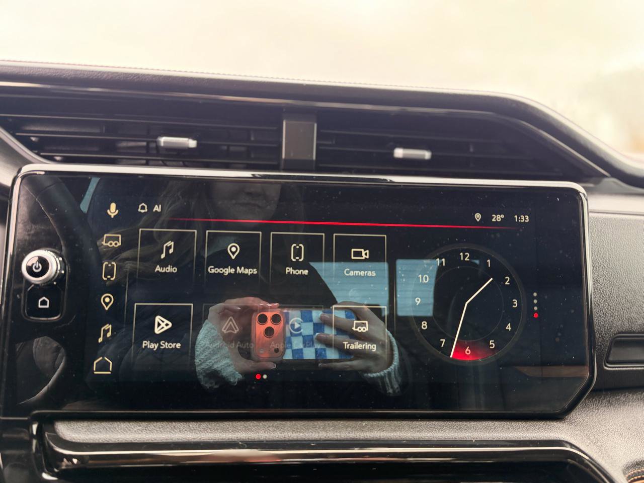 Used 2024 GMC Sierra 1500 AT4 w/ Technology Package AWD/4WD image 19