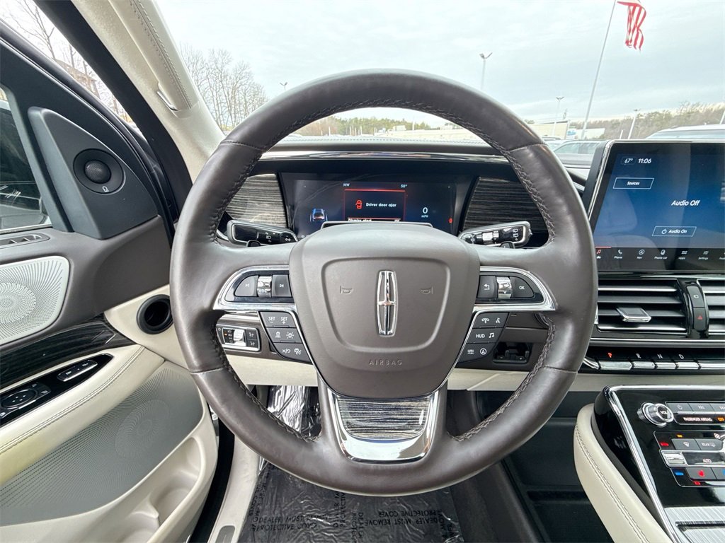 Used 2022 Lincoln Navigator Black Label image 11