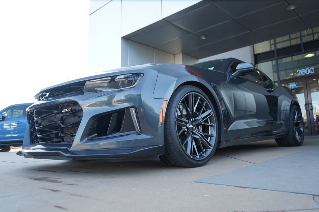 Used 2018 Chevrolet Camaro ZL1 RWD image 5