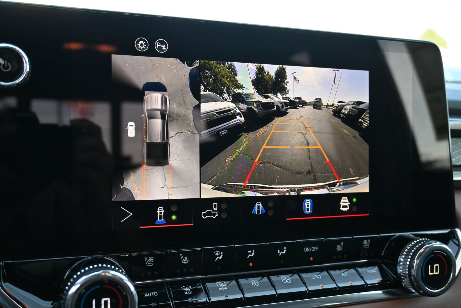 New 2026 GMC Canyon AT4 w/ Technology Plus Package AWD/4WD image 13