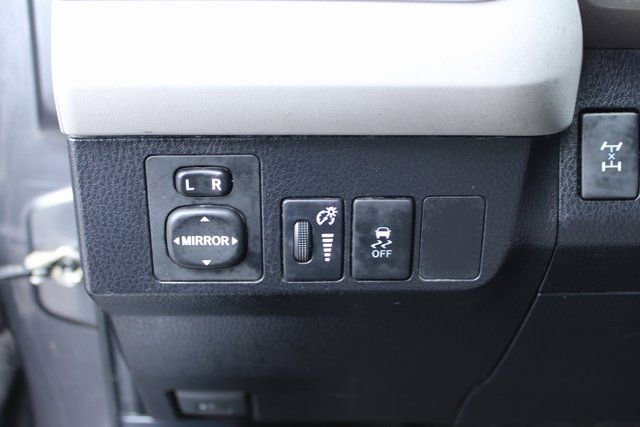 Used 2015 Toyota RAV4 LE AWD/4WD image 15
