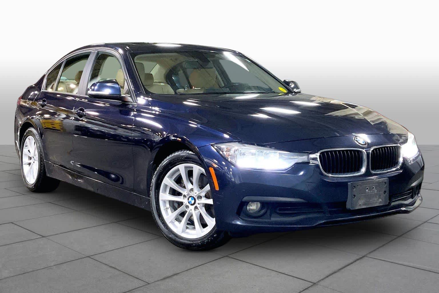 Used 2016 BMW 320i xDrive Sedan AWD/4WD image 3