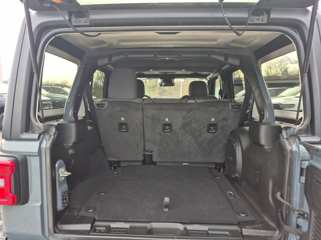 Used 2024 Jeep Wrangler Rubicon w/ XTREMEE 35" Tire Package image 13