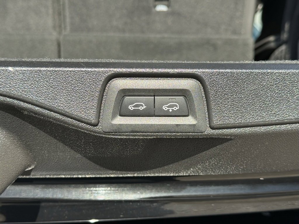 Used 2022 BMW X7 M50i image 45