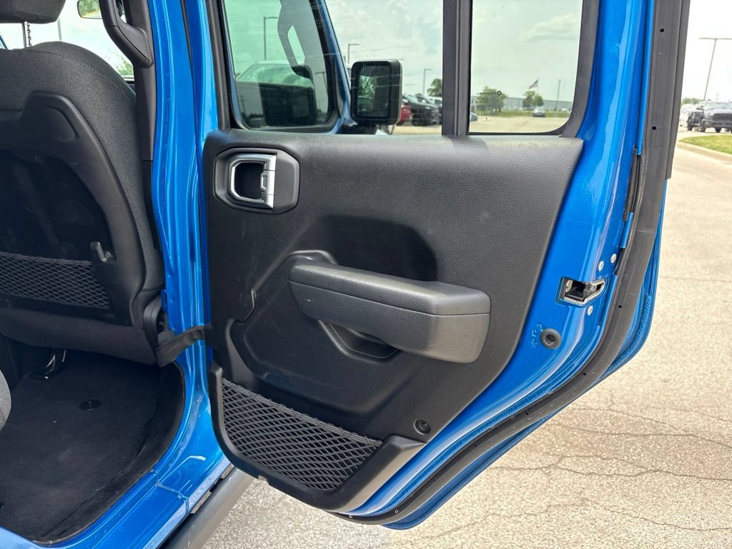 Used 2025 Jeep Wrangler Unlimited Rubicon AWD/4WD image 22