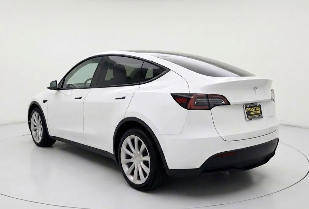 Used 2021 Tesla Model Y Long Range AWD/4WD image 2
