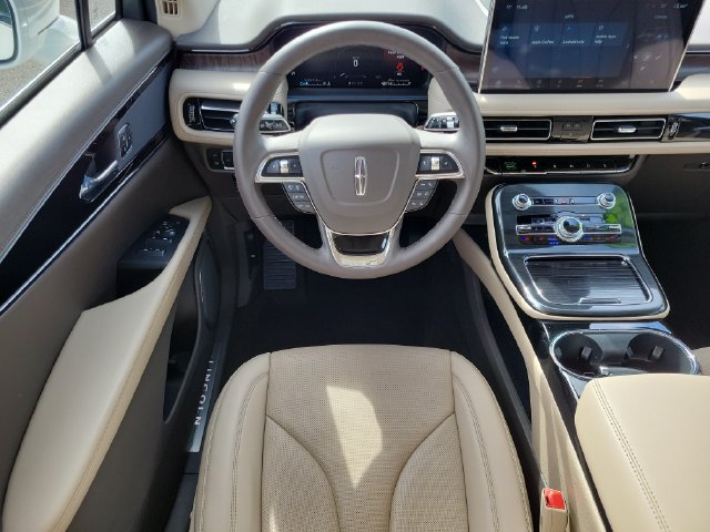 Certified 2023 Lincoln Nautilus Reserve FWD image 26