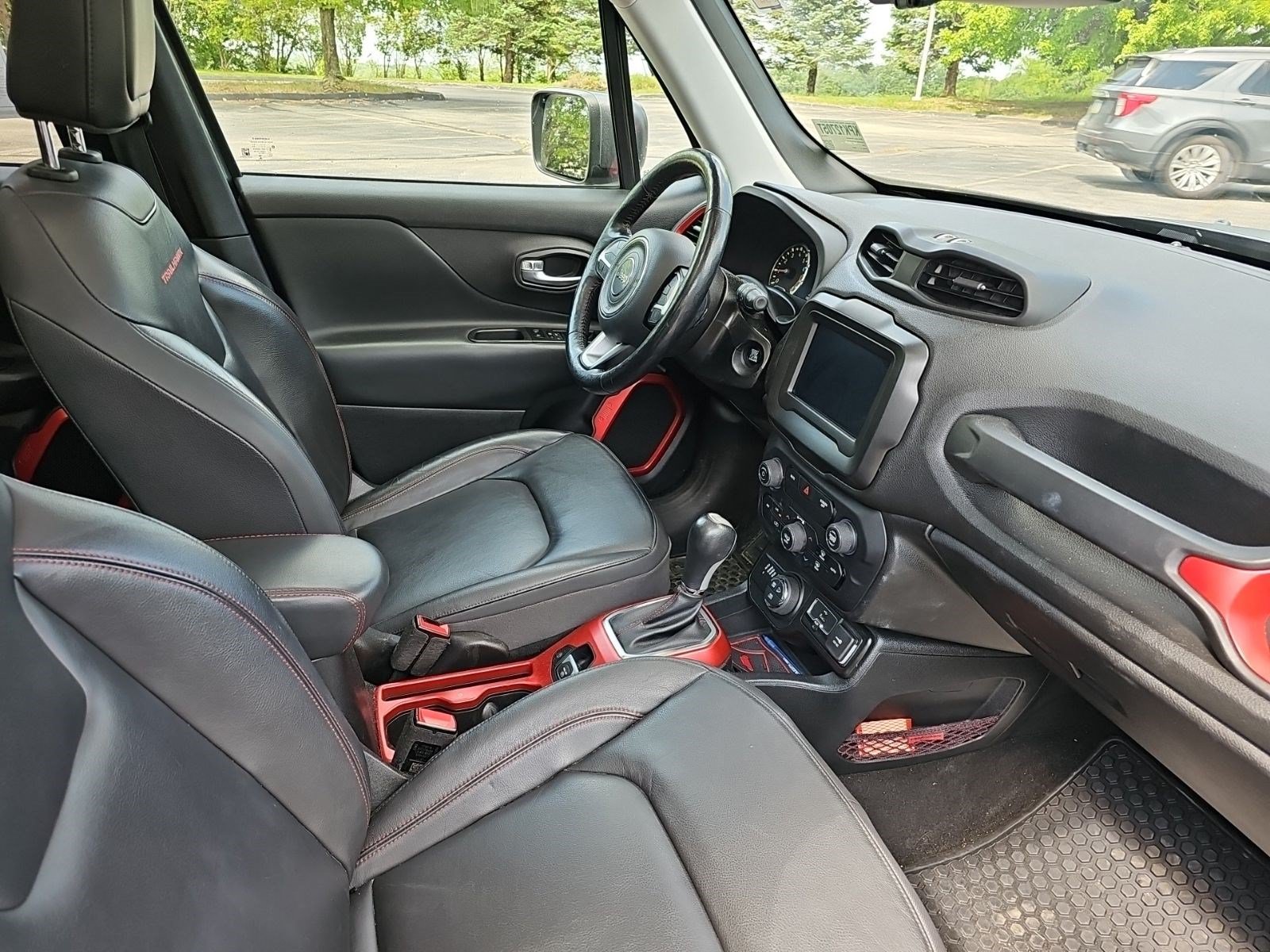 Used 2019 Jeep Renegade Trailhawk AWD/4WD image 11