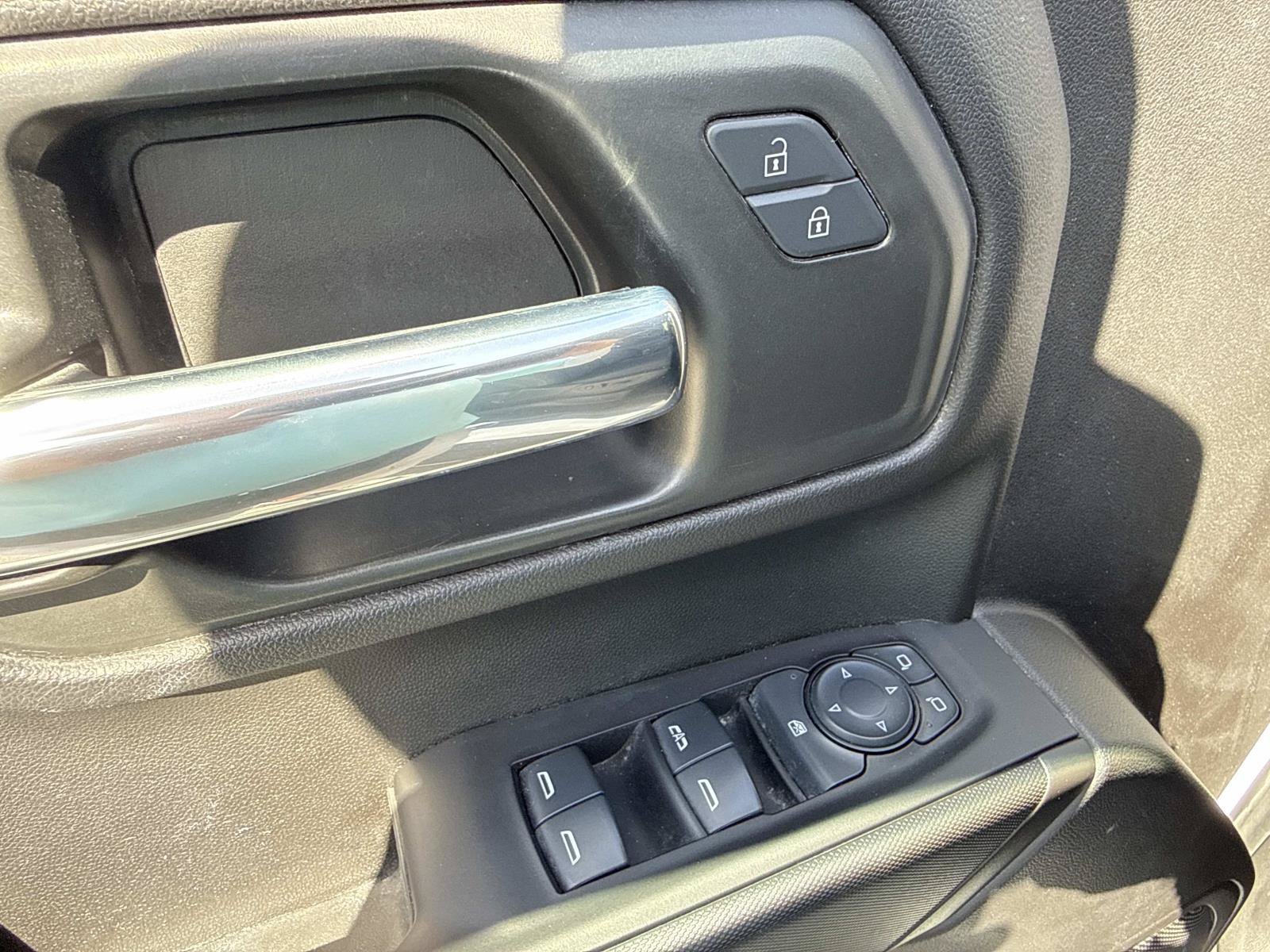 Used 2025 Chevrolet Silverado 1500 Custom RWD image 17
