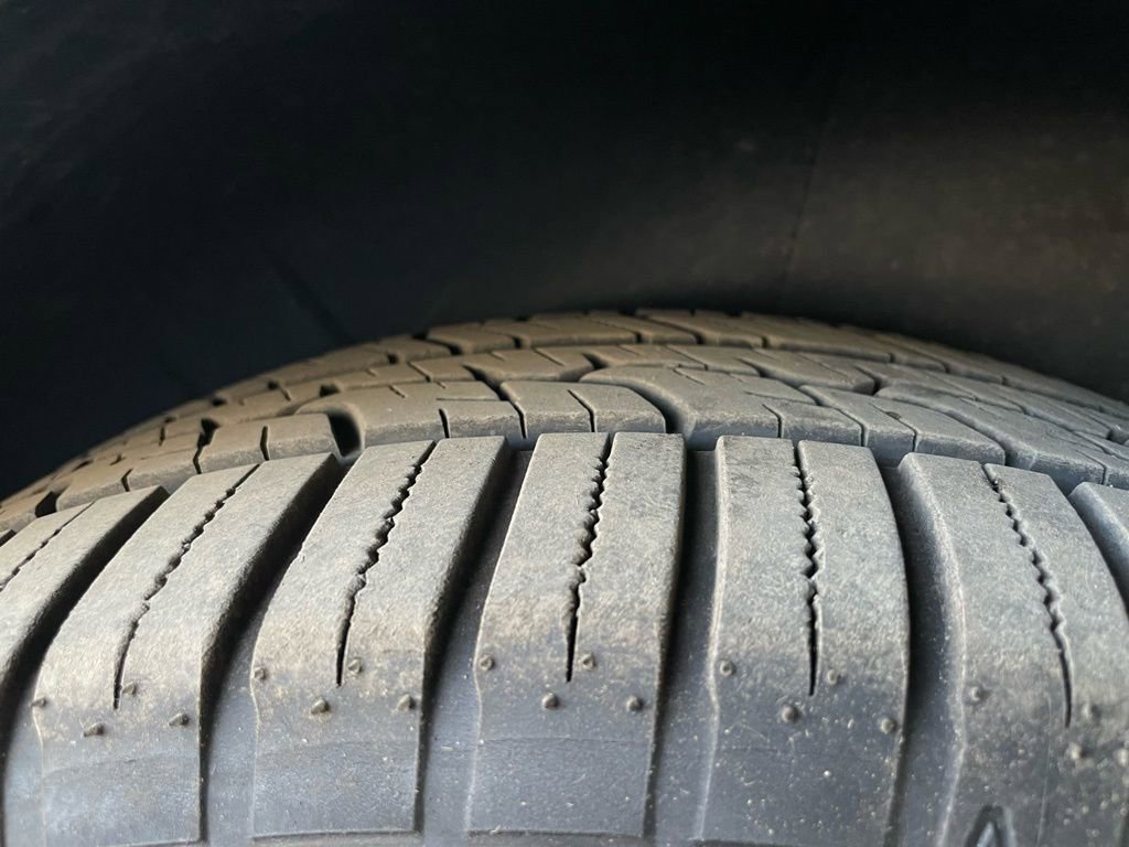 Used 2012 Hyundai Veracruz Limited w/ Entertainment Pkg image 14