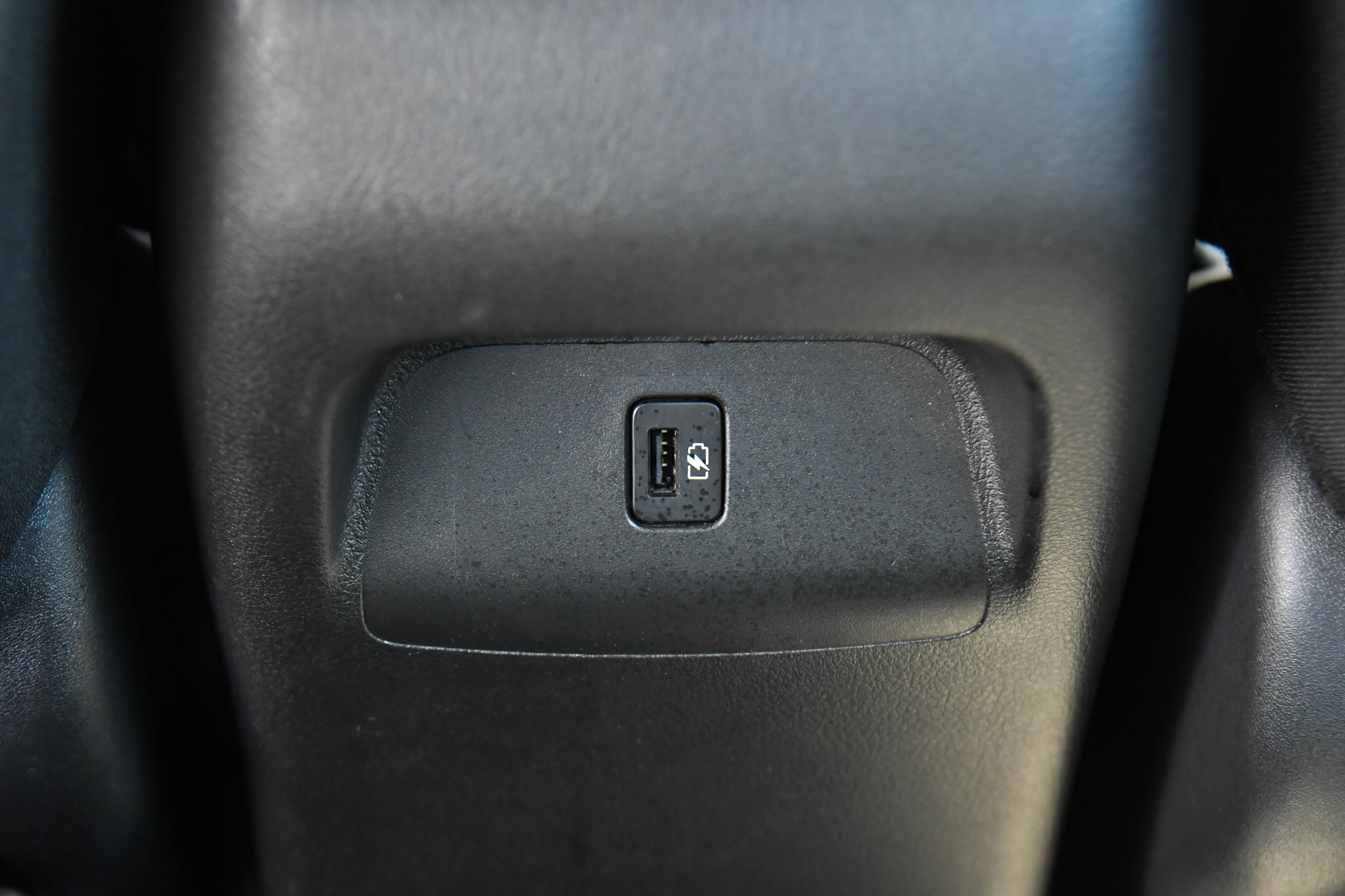 Used 2025 Nissan Sentra SV FWD image 33