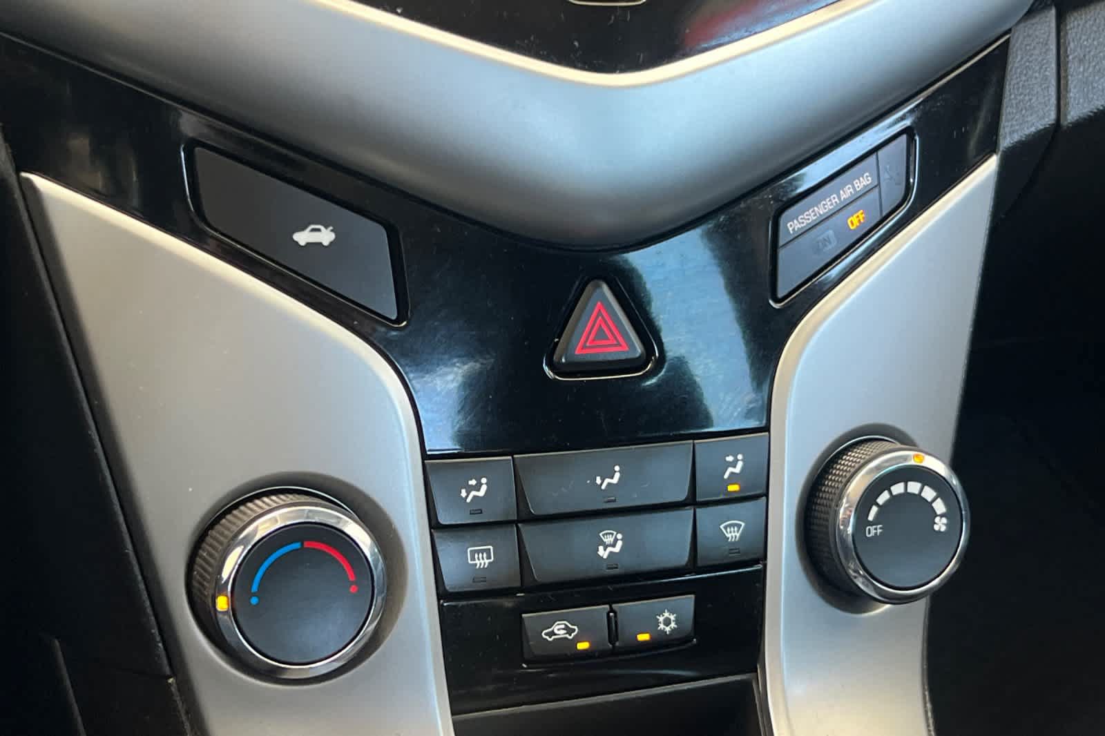 Used 2016 Chevrolet Cruze LT FWD image 20