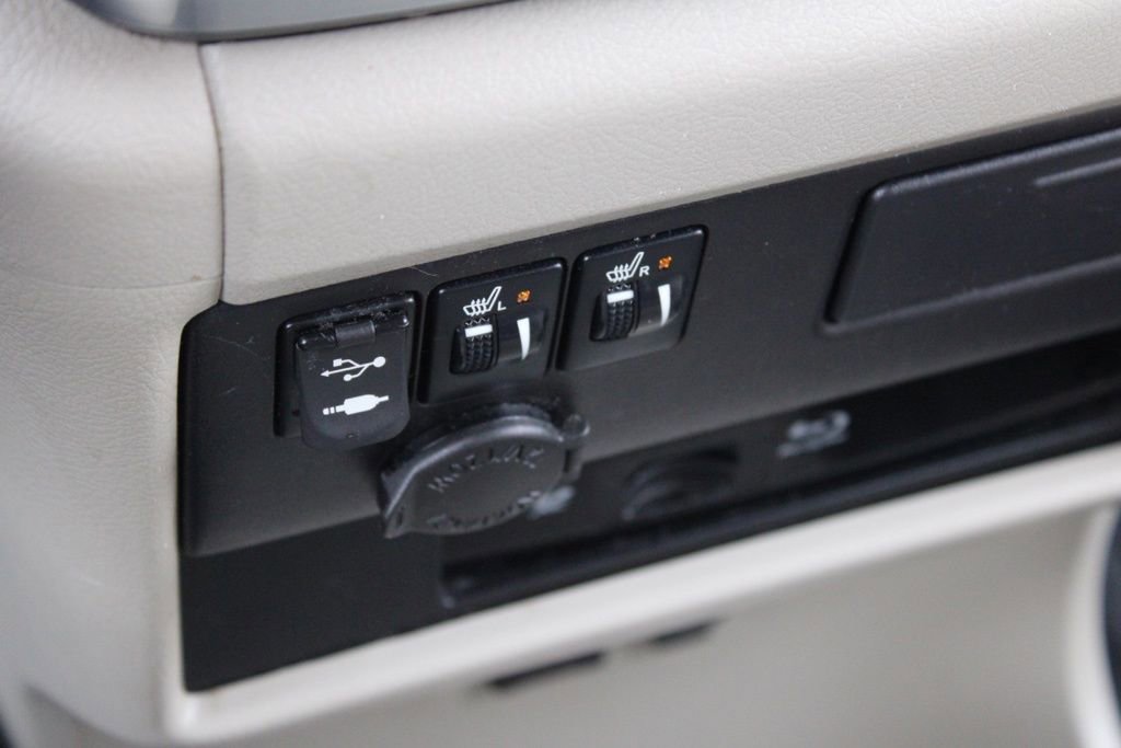 Used 2017 Toyota Sienna XLE Premium image 46